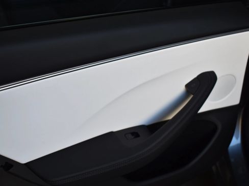 Used 2025 Tesla Model 3 RWD image 16