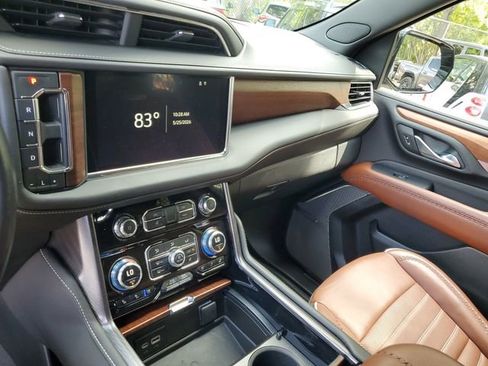 Used 2023 GMC Yukon XL Denali Ultimate AWD/4WD image 26