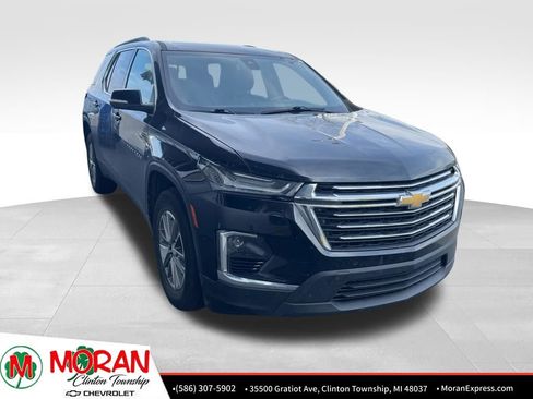 Used 2023 Chevrolet Traverse LT image 2