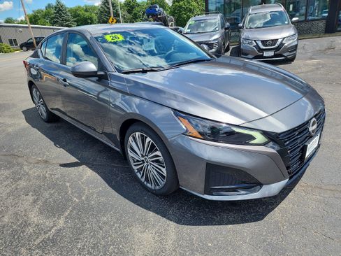 New 2026 Nissan Altima 2.5 SV w/ SV Premium Package FWD image 2