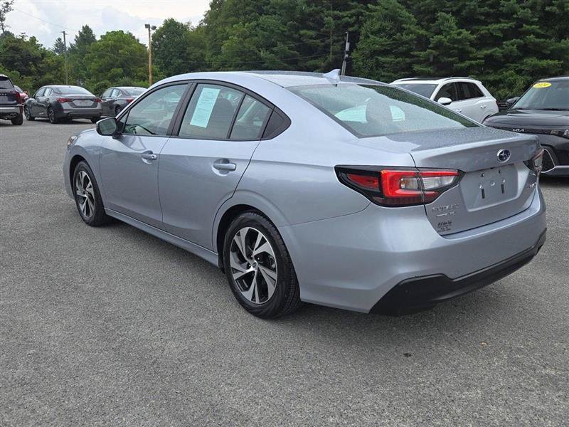 Used 2025 Subaru Legacy Premium AWD/4WD image 3