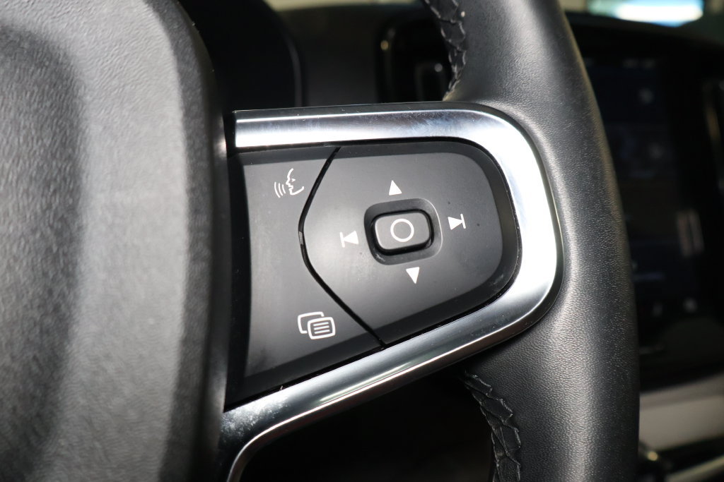 Used 2024 Volvo XC40 B5 Plus AWD/4WD image 23