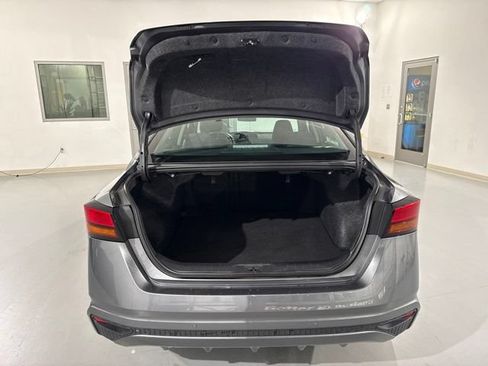 Used 2024 Nissan Altima 2.5 SV FWD image 11