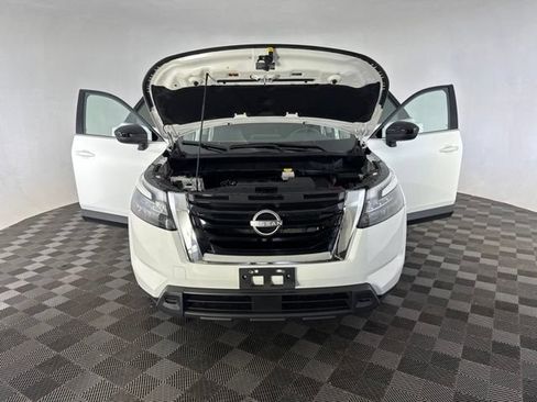 Certified 2025 Nissan Pathfinder S AWD/4WD image 11