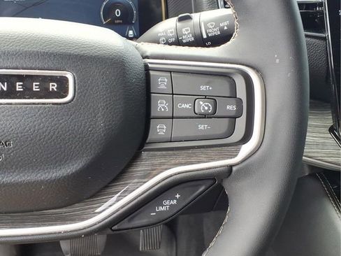 Used 2022 Jeep Wagoneer Series II image 15