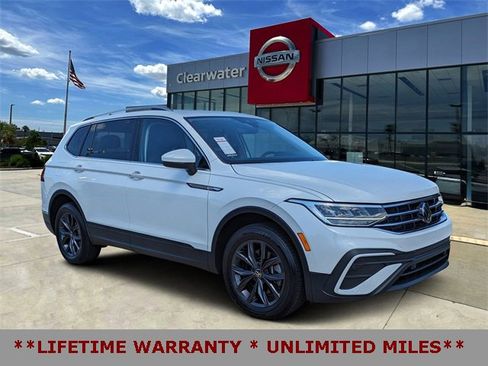 Used 2023 Volkswagen Tiguan SE image 1