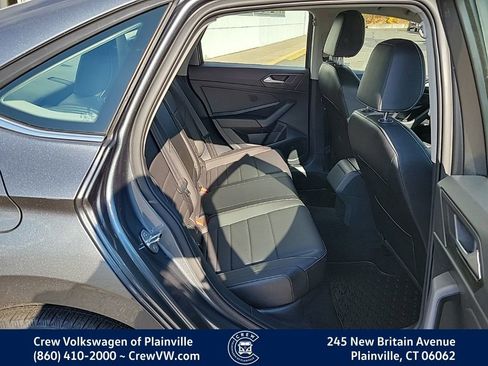 Certified 2022 Volkswagen Jetta SE image 17