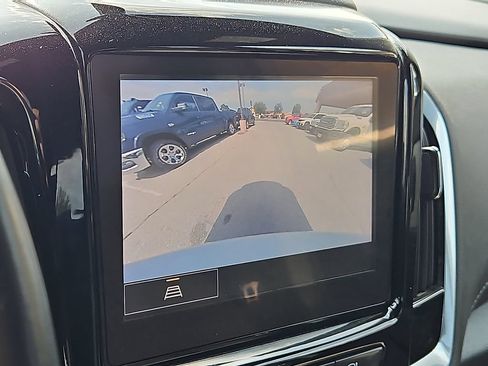 Used 2023 Chevrolet Traverse LT AWD/4WD image 16