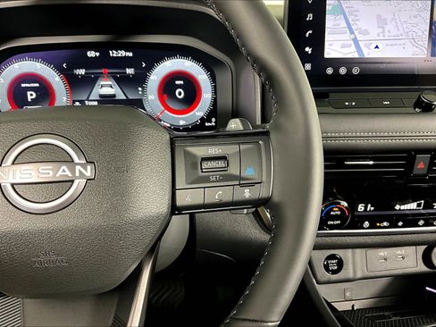 Certified 2025 Nissan Rogue SL AWD/4WD image 12