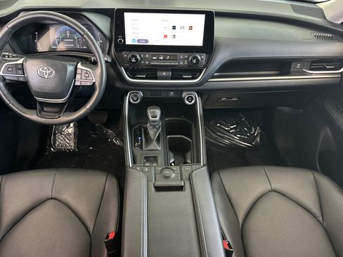 Used 2024 Toyota Grand Highlander FWD image 16