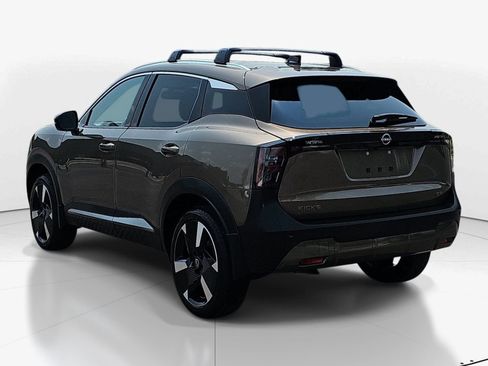 Used 2026 Nissan Kicks SR FWD image 6