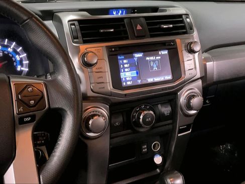 Used 2016 Toyota 4Runner SR5 image 7