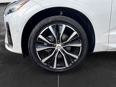 Used 2024 Volvo XC60 B5 Plus w/ Protection Package Premier AWD/4WD image 9