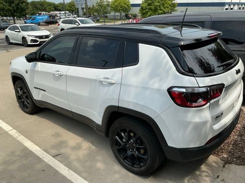 Used 2023 Jeep Compass Latitude w/ Convenience Group AWD/4WD image 7