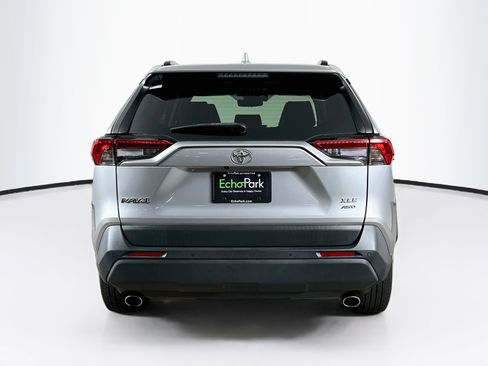 Used 2020 Toyota RAV4 XLE Premium AWD/4WD image 7