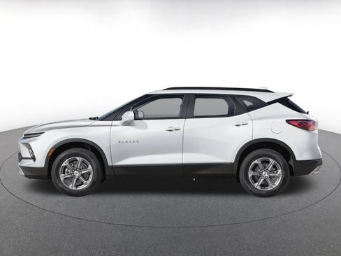 Used 2026 Chevrolet Blazer LT FWD image 3