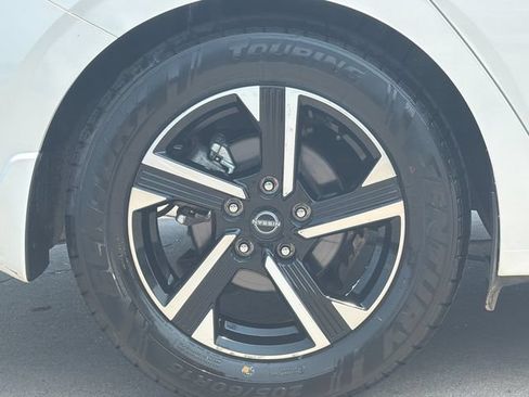 Used 2024 Nissan Sentra SV FWD image 30