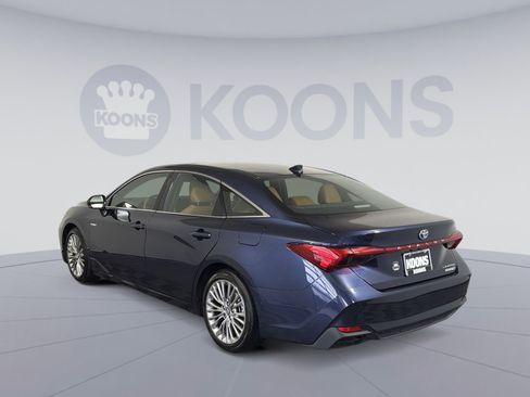Used 2019 Toyota Avalon Limited w/ Advanced Safety Package image 4