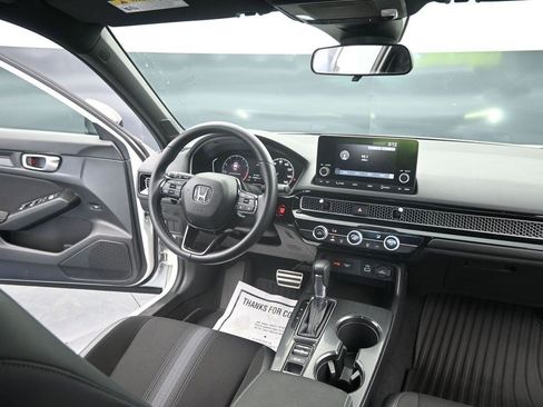 Used 2023 Honda Civic Sport image 11