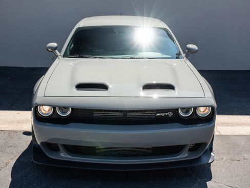 Used 2019 Dodge Challenger SRT Hellcat Redeye image 4