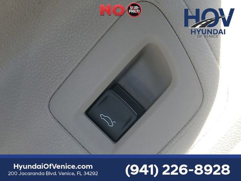 Used 2023 Volkswagen Atlas SEL Premium AWD/4WD image 32
