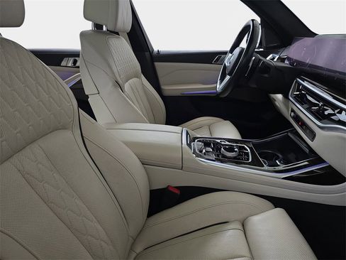 Used 2023 BMW X7 M60i w/ Executive Package image 11