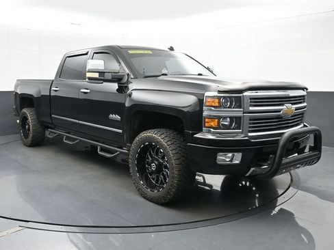 Used 2014 Chevrolet Silverado 1500 High Country w/ High Country Premium Package AWD/4WD image 2