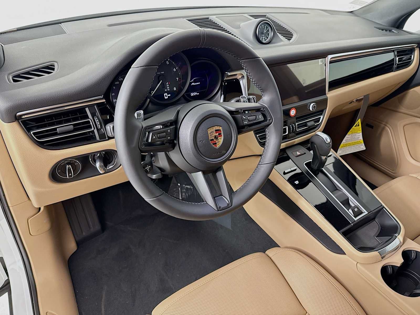 Used 2026 Porsche Macan AWD/4WD image 4