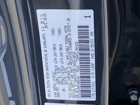 Certified 2025 Toyota Tacoma TRD Off-Road image 36