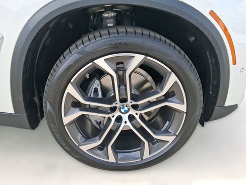 Used 2026 BMW X5 xDrive40i w/ Climate Comfort Package image 10