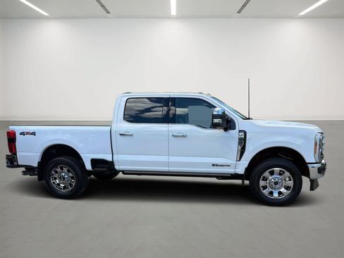 Used 2023 Ford F250 Lariat w/ Lariat Ultimate Package AWD/4WD image 5
