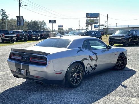 Used 2016 Dodge Challenger SRT Hellcat image 7
