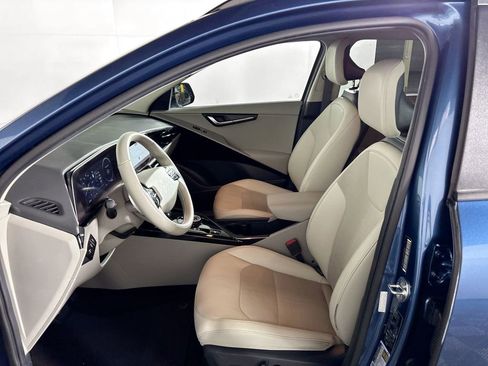 Certified 2023 Kia Niro Wind FWD image 12