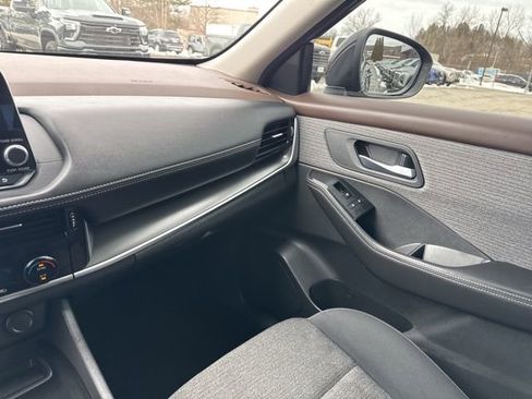 Used 2021 Nissan Rogue SV image 53