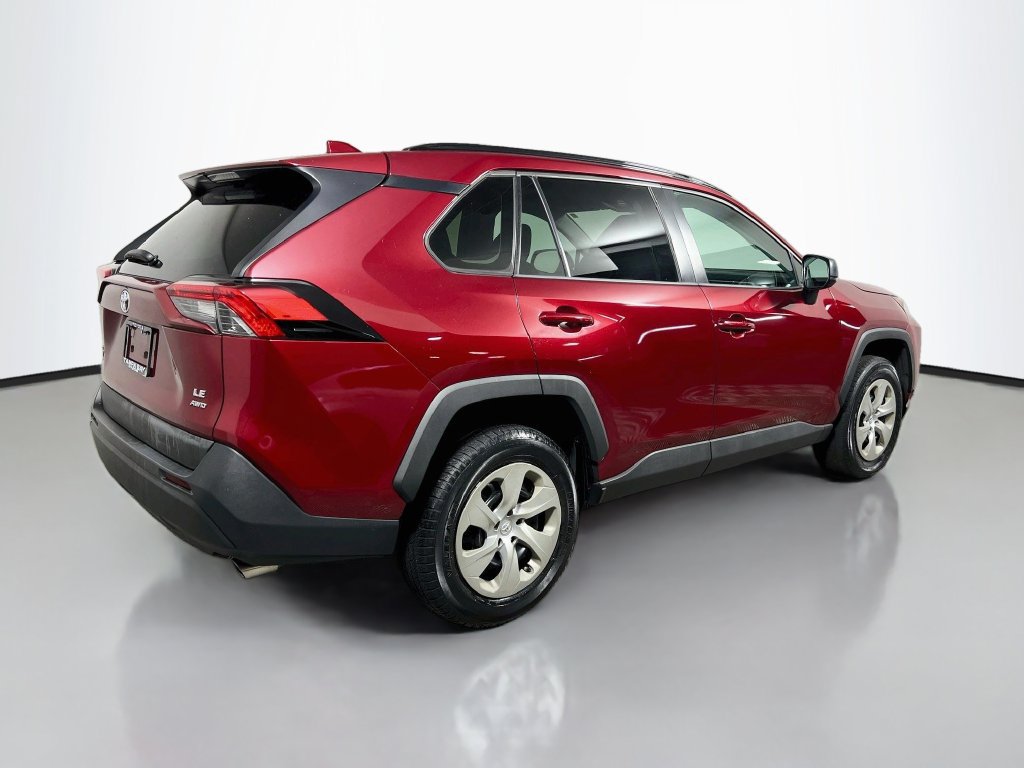 Used 2021 Toyota RAV4 LE AWD/4WD image 3