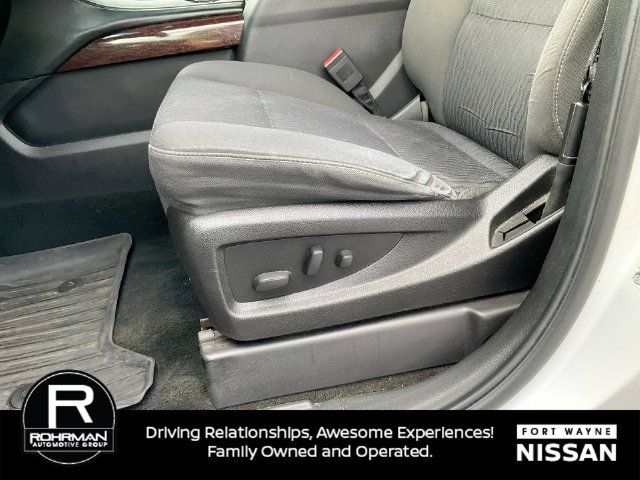 Used 2017 GMC Yukon SLE AWD/4WD image 27
