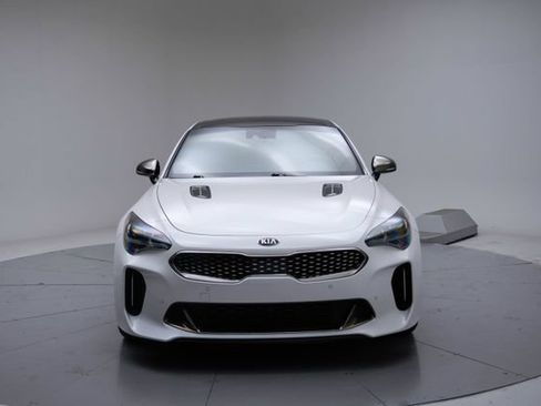 Used 2020 Kia Stinger GT1 RWD image 11