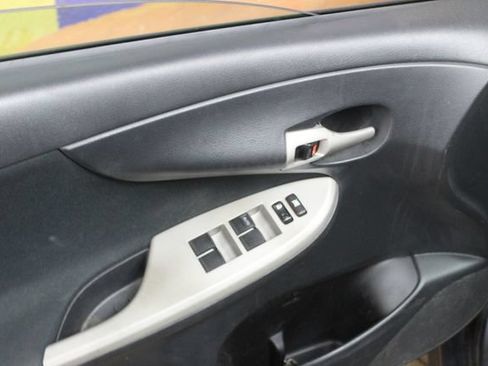Used 2013 Toyota Corolla S FWD image 12