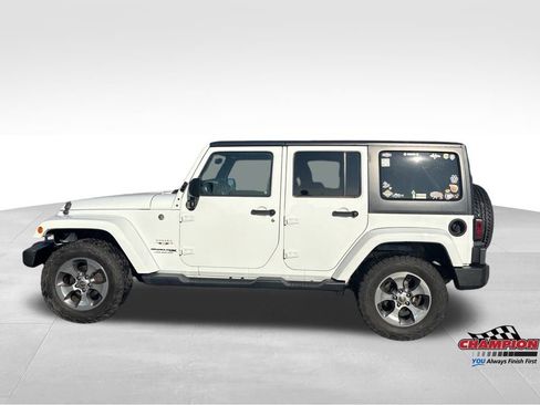 Used 2018 Jeep Wrangler Unlimited Sahara image 2