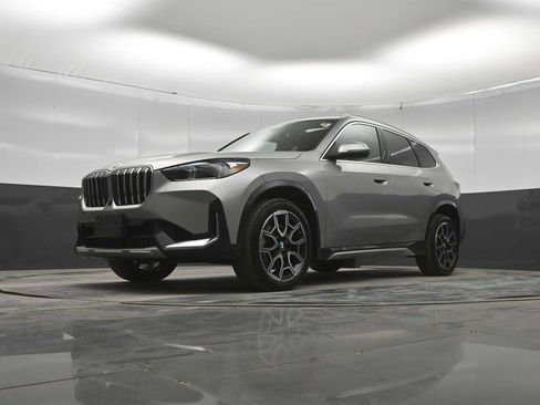 Used 2025 BMW X1 xDrive28i w/ Technology Package AWD/4WD image 39