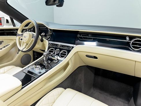 Used 2020 Bentley Continental GT AWD/4WD image 28