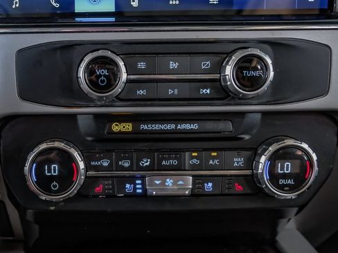 Used 2022 Ford F350 Lariat w/ Lariat Ultimate Package AWD/4WD image 28