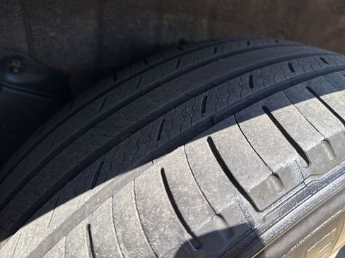 Used 2022 Toyota Highlander XLE image 50