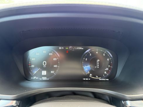 Used 2020 Volvo V60 T5 Cross Country image 37