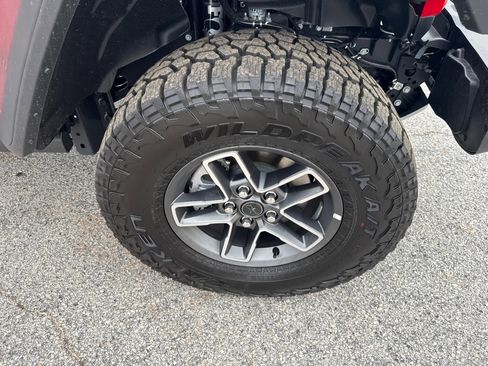 Used 2025 Jeep Gladiator Mojave w/ Safety Group image 12