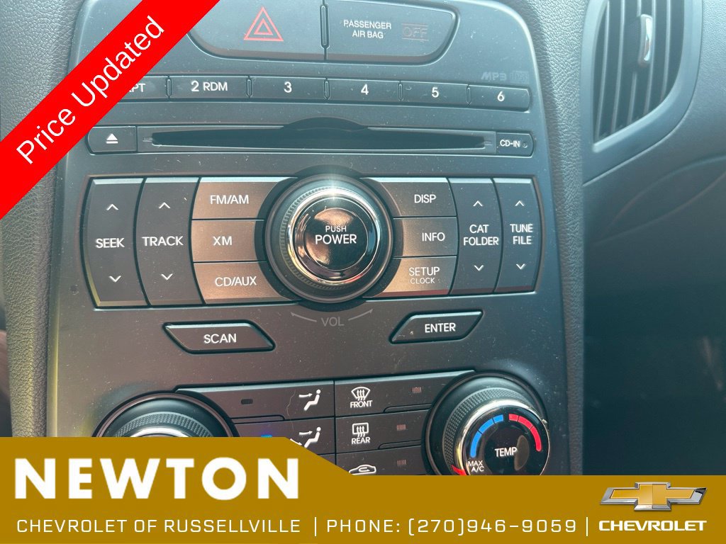 Used 2012 Hyundai Genesis 3.8 RWD image 12