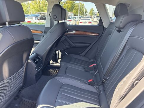 Used 2023 Audi Q5 2.0T Premium w/ Convenience Package AWD/4WD image 18
