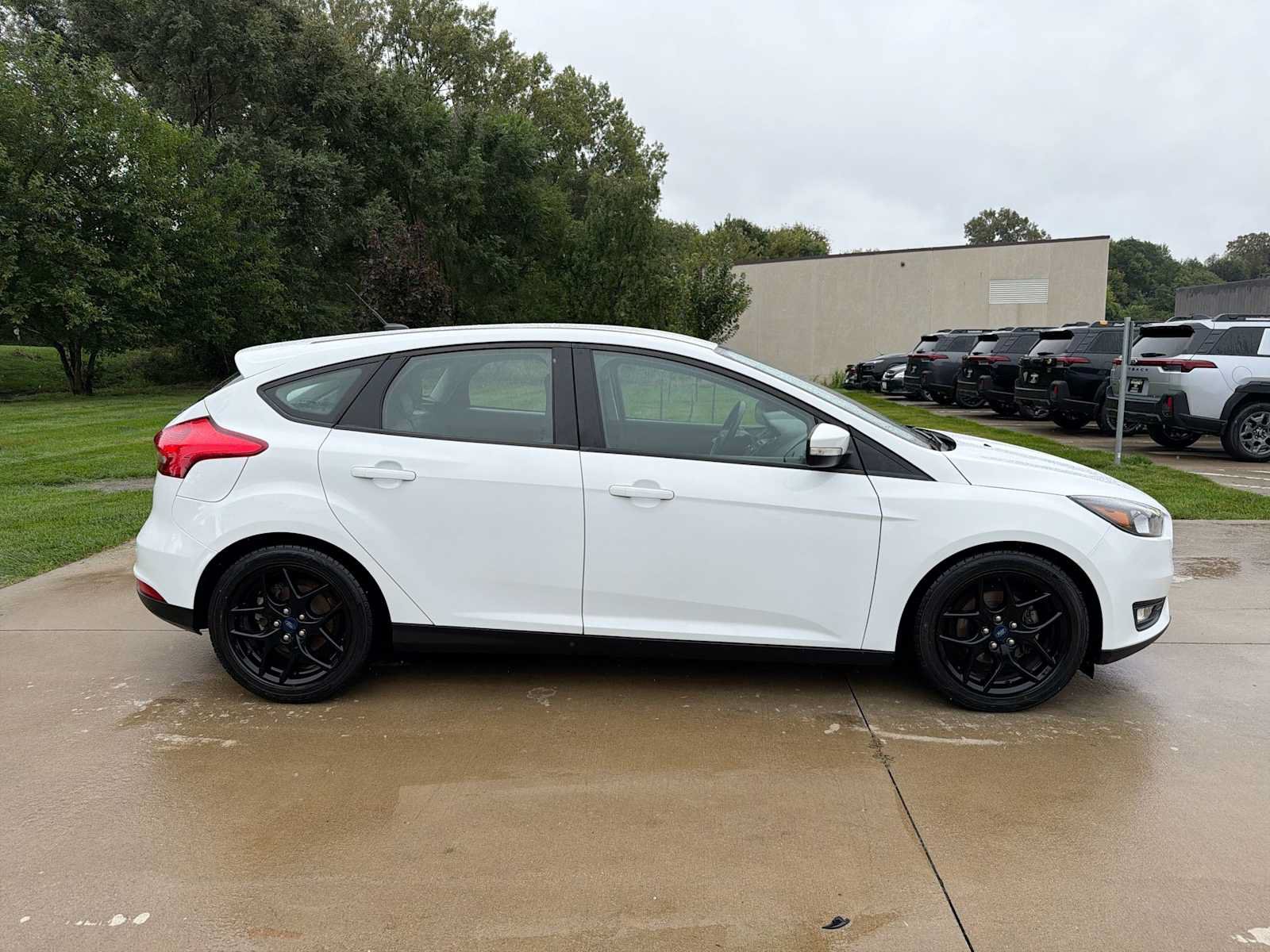 Used 2016 Ford Focus SE w/ Equipment Group 201A FWD image 7