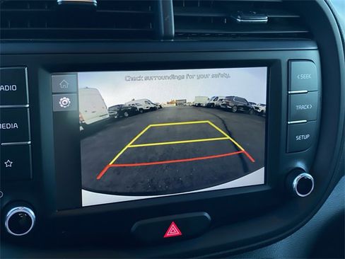 Used 2024 Kia Soul LX w/ Option Group 015 image 16