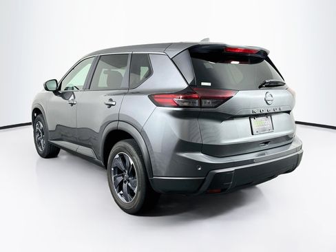 Used 2026 Nissan Rogue SV FWD image 5